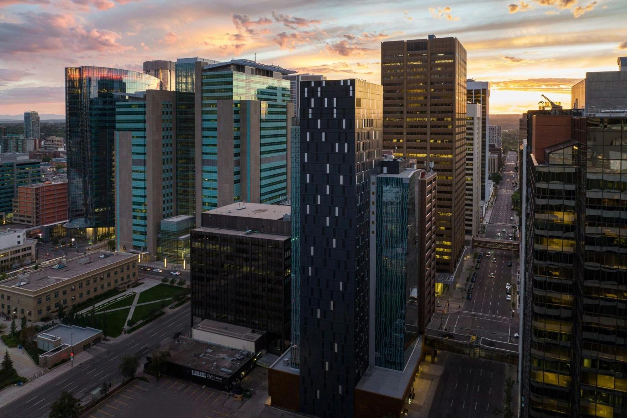 Hotel The Dorian, Autograph Collection YYC Esterno foto